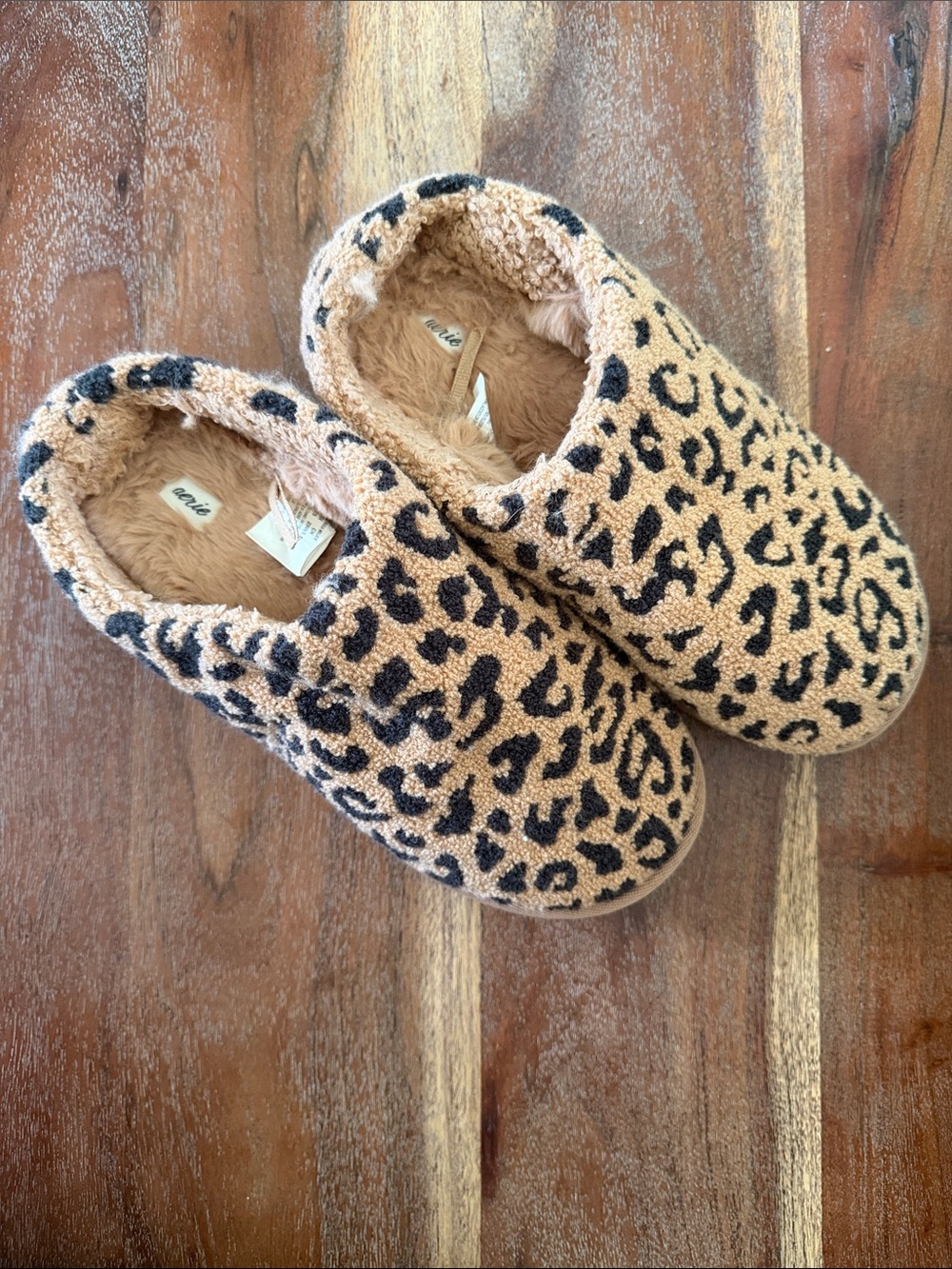 Aerie | Leopard Print Cozy Slip-On Slippers | size 8